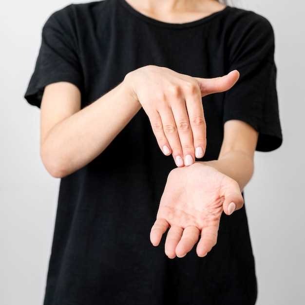 Воспалился палец после маникюра: причины и симптомы